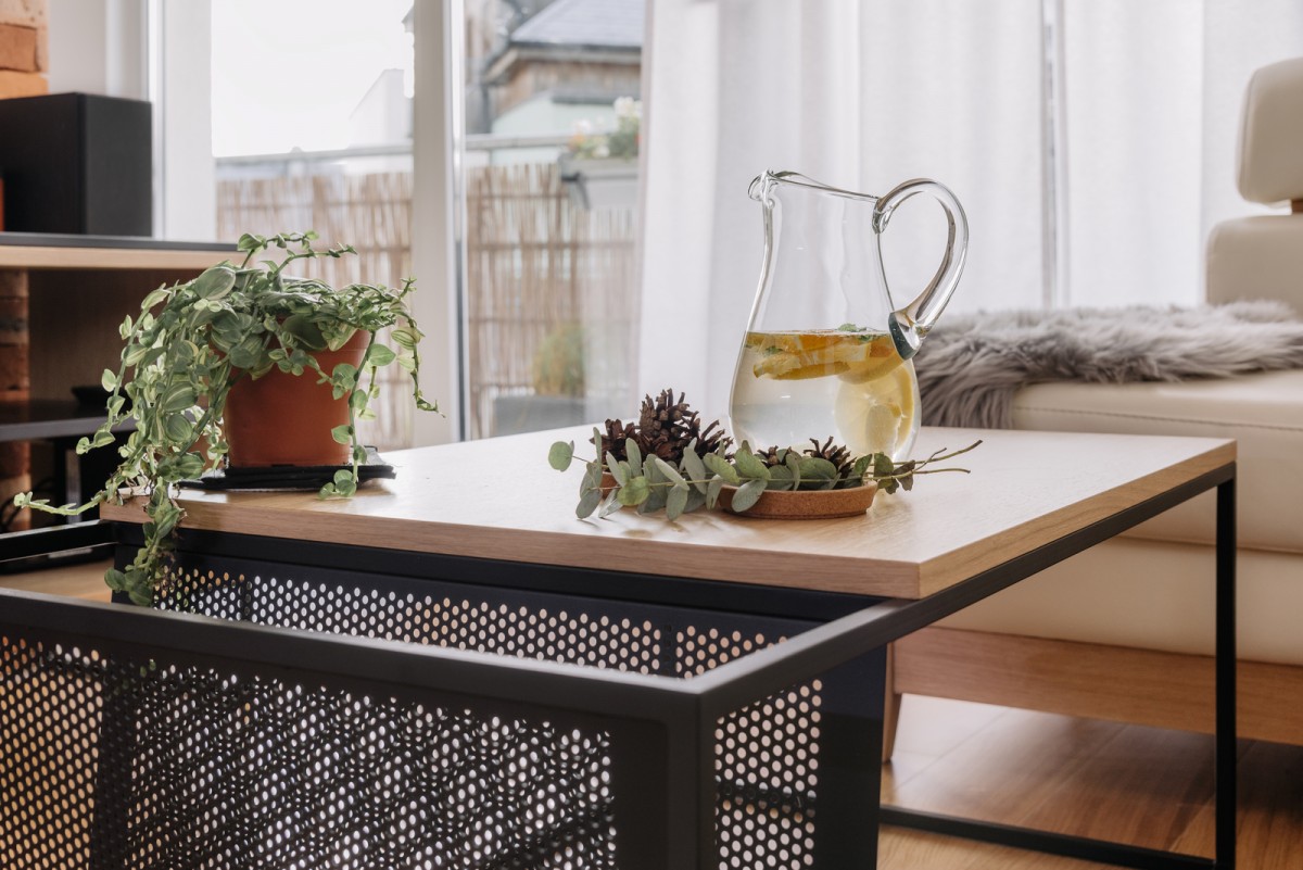 tęczowe detal ławy